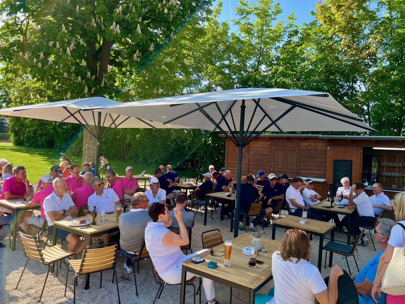Der Biergarten ist geöffnet